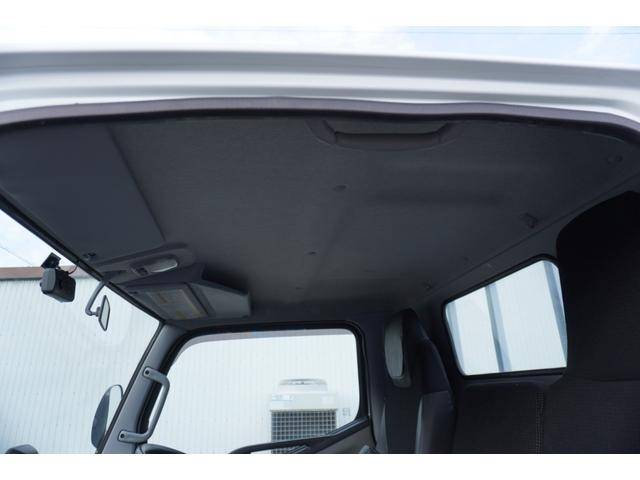 三菱ふそうキャンター平ボディ小型（2t・3t）[写真15]