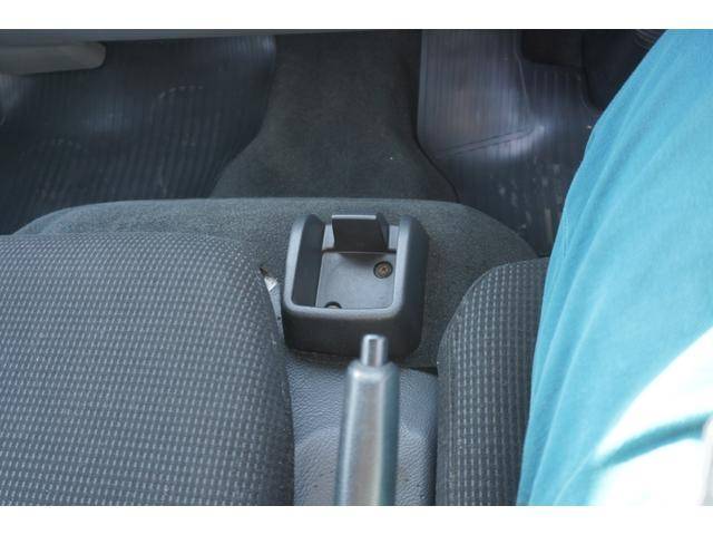 三菱ふそうキャンター平ボディ小型（2t・3t）[写真18]