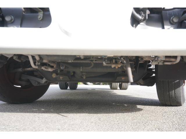 三菱ふそうキャンター平ボディ小型（2t・3t）[写真24]