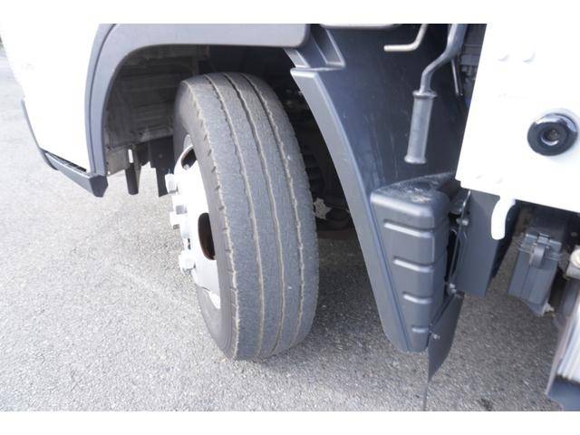 三菱ふそうキャンター平ボディ小型（2t・3t）[写真32]