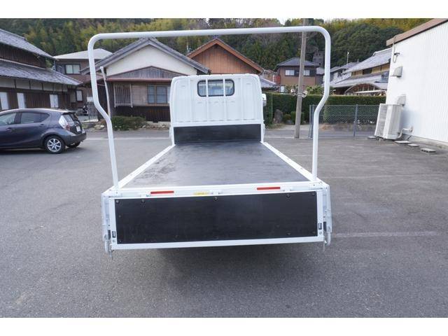 三菱ふそうキャンター平ボディ小型（2t・3t）[写真34]