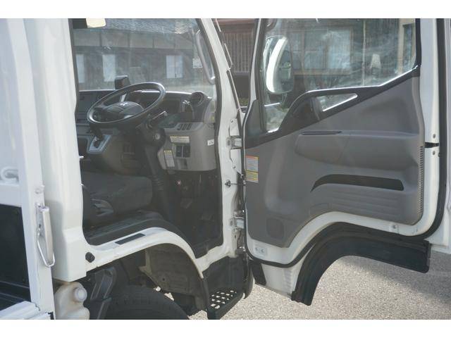 三菱ふそうキャンター平ボディ小型（2t・3t）[写真36]