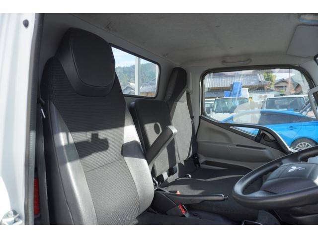 三菱ふそうキャンター平ボディ小型（2t・3t）[写真07]