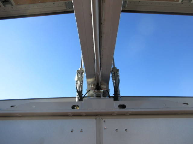 三菱ふそうキャンターアルミウイング小型（2t・3t）[写真22]