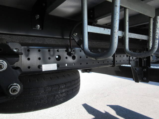 三菱ふそうキャンターアルミウイング小型（2t・3t）[写真08]