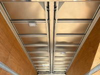 いすゞフォワードアルミウイング中型（4t）[写真10]