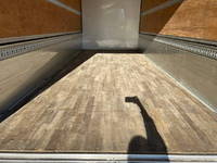 いすゞフォワードアルミウイング中型（4t）[写真13]