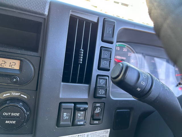 いすゞフォワードアルミウイング中型（4t）[写真21]