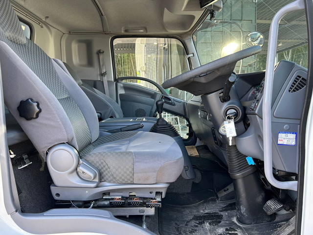 いすゞフォワードアルミウイング中型（4t）[写真26]