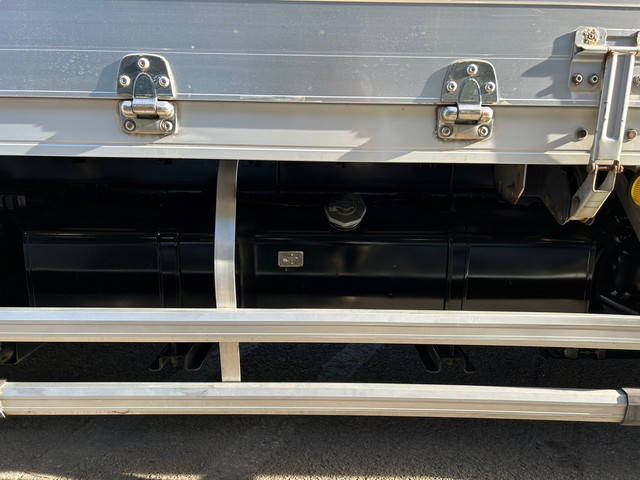 いすゞフォワードアルミウイング中型（4t）[写真28]