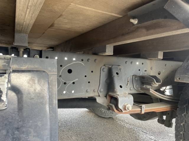 いすゞエルフ平ボディ小型（2t・3t）[写真20]