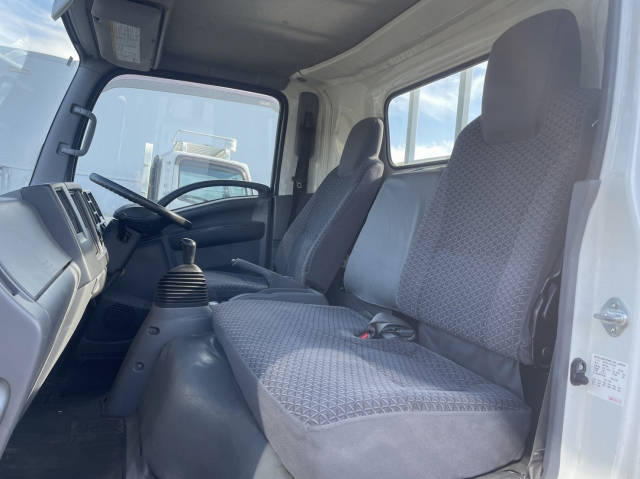 いすゞエルフ平ボディ小型（2t・3t）[写真32]