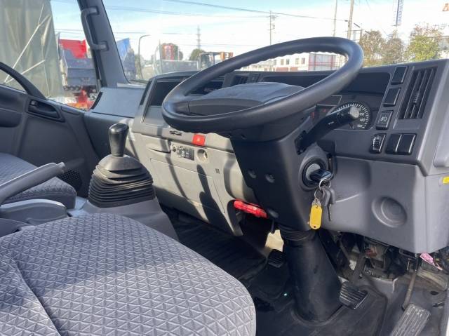 いすゞエルフ平ボディ小型（2t・3t）[写真33]