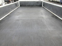 三菱ふそうキャンター平ボディ小型（2t・3t）[写真11]