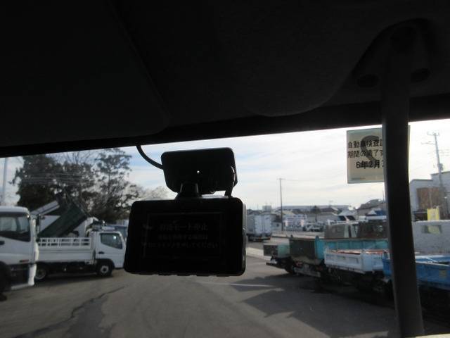 三菱ふそうキャンター平ボディ小型（2t・3t）[写真13]