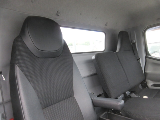 三菱ふそうキャンター平ボディ小型（2t・3t）[写真14]