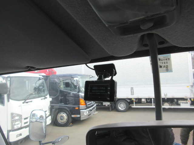三菱ふそうキャンター平ボディ小型（2t・3t）[写真17]