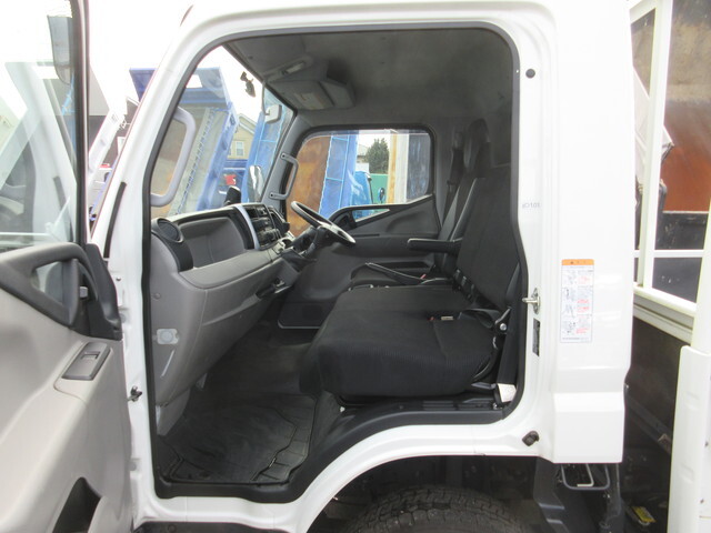 三菱ふそうキャンター平ボディ小型（2t・3t）[写真19]