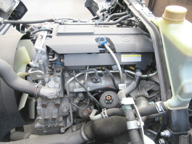 三菱ふそうキャンター平ボディ小型（2t・3t）[写真23]