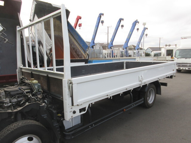 三菱ふそうキャンター平ボディ小型（2t・3t）[写真24]