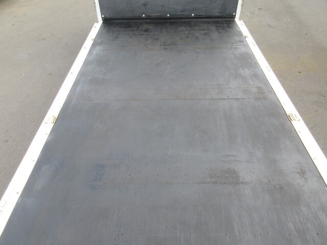 三菱ふそうキャンター平ボディ小型（2t・3t）[写真30]