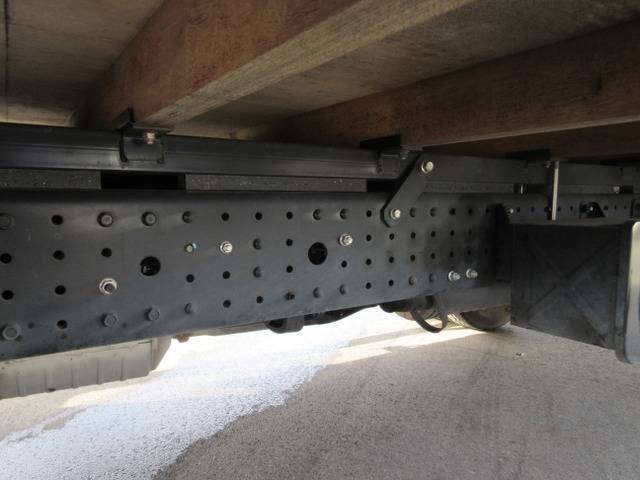 三菱ふそうキャンター平ボディ小型（2t・3t）[写真06]