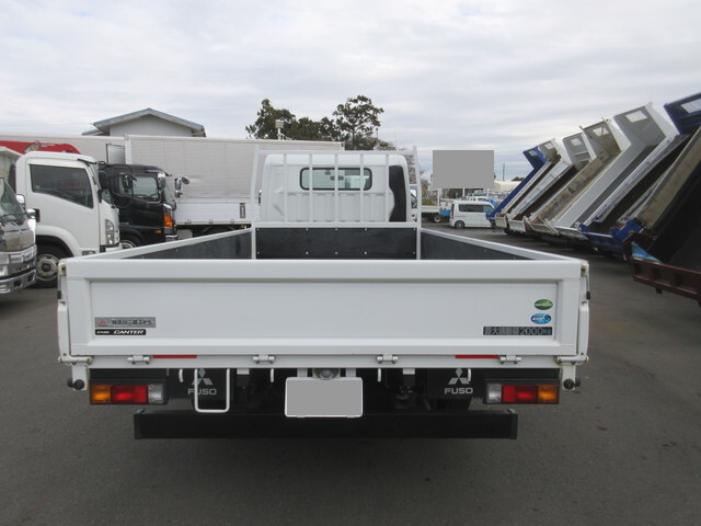 三菱ふそうキャンター平ボディ小型（2t・3t）[写真06]