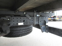 三菱ふそうキャンター平ボディ小型（2t・3t）[写真10]