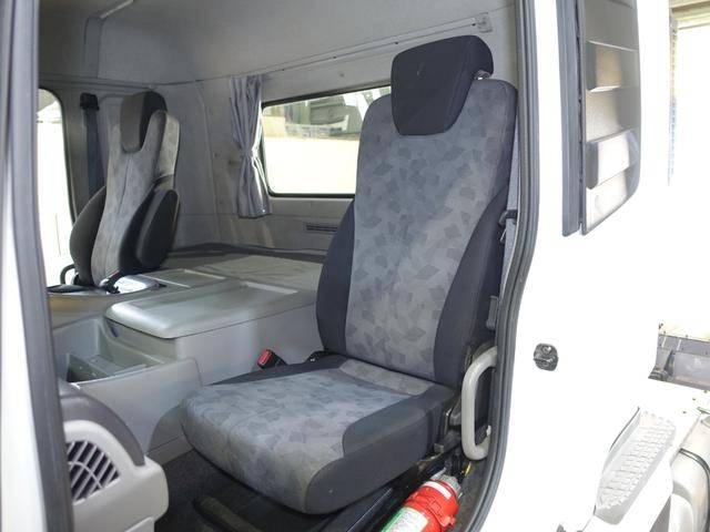 日産クオントレーラーヘッド（トラクターヘッド）大型（10t）[写真24]