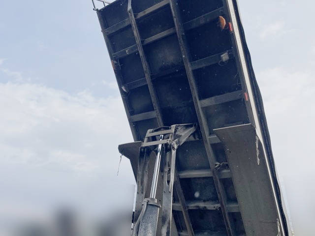 日野プロフィアダンプ大型（10t）[写真13]