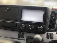 三菱ふそうキャンター平ボディ小型（2t・3t）[写真26]