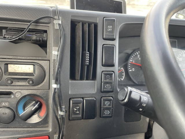 いすゞエルフ平ボディ小型（2t・3t）[写真32]