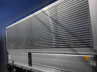 三菱ふそうキャンターアルミウイング小型（2t・3t）[写真04]