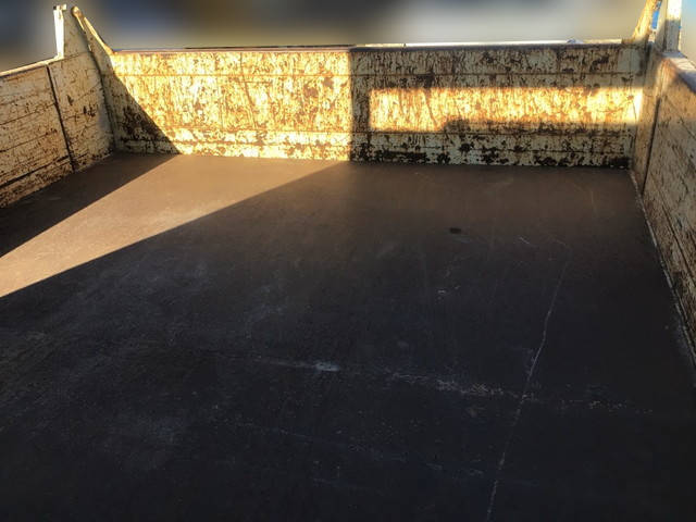 いすゞエルフダブルキャブ・ダンプ小型（2t・3t）[写真09]