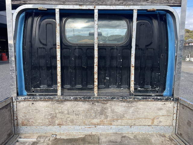 日産アトラス平ボディ小型（2t・3t）[写真10]