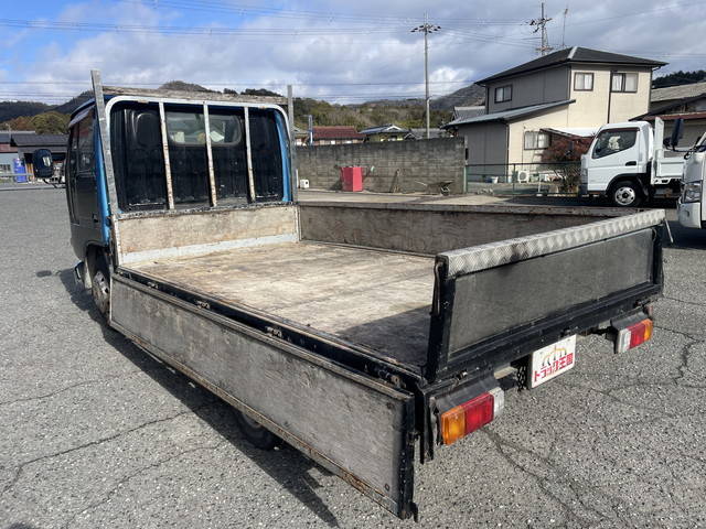 日産アトラス平ボディ小型（2t・3t）[写真11]