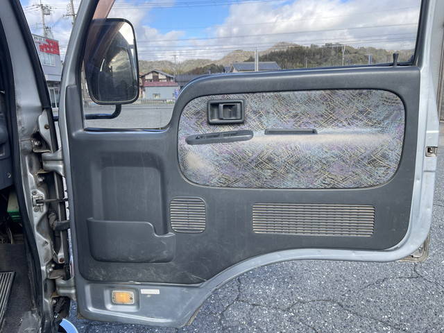日産アトラス平ボディ小型（2t・3t）[写真28]