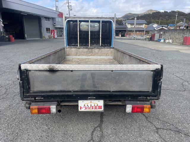 日産アトラス平ボディ小型（2t・3t）[写真08]