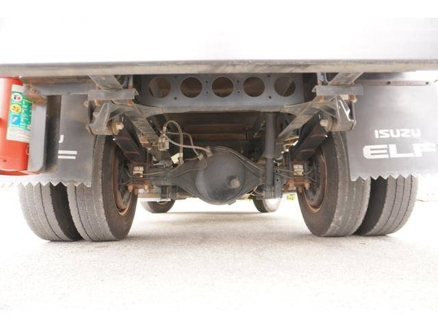 いすゞエルフ平ボディ小型（2t・3t）[写真16]