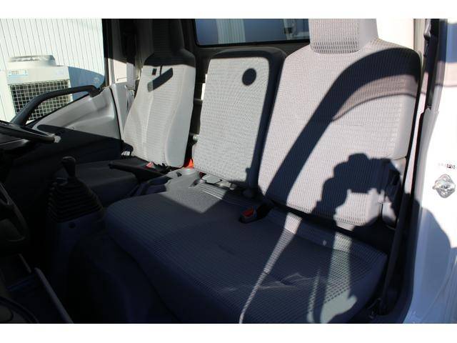 日野デュトロアルミウイング小型（2t・3t）[写真38]