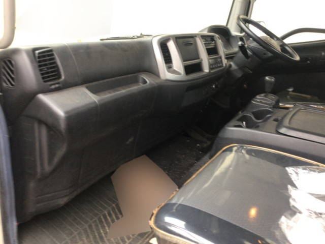 日野レンジャー平ボディ中型（4t）[写真32]