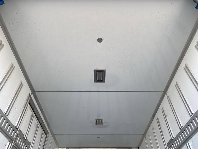 いすゞエルフ冷凍車（冷蔵車）小型（2t・3t）[写真14]