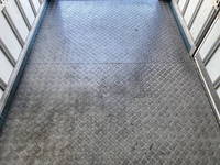 いすゞエルフ冷凍車（冷蔵車）小型（2t・3t）[写真16]