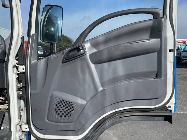 いすゞエルフ冷凍車（冷蔵車）小型（2t・3t）[写真26]