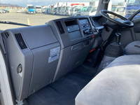 いすゞエルフ冷凍車（冷蔵車）小型（2t・3t）[写真31]