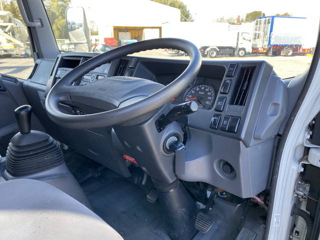 いすゞエルフ冷凍車（冷蔵車）小型（2t・3t）[写真31]