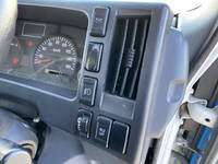 いすゞエルフ冷凍車（冷蔵車）小型（2t・3t）[写真36]