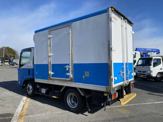 いすゞエルフ冷凍車（冷蔵車）小型（2t・3t）[写真04]