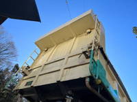 いすゞギガダンプ大型（10t）[写真13]