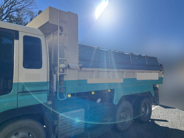 いすゞギガダンプ大型（10t）[写真15]